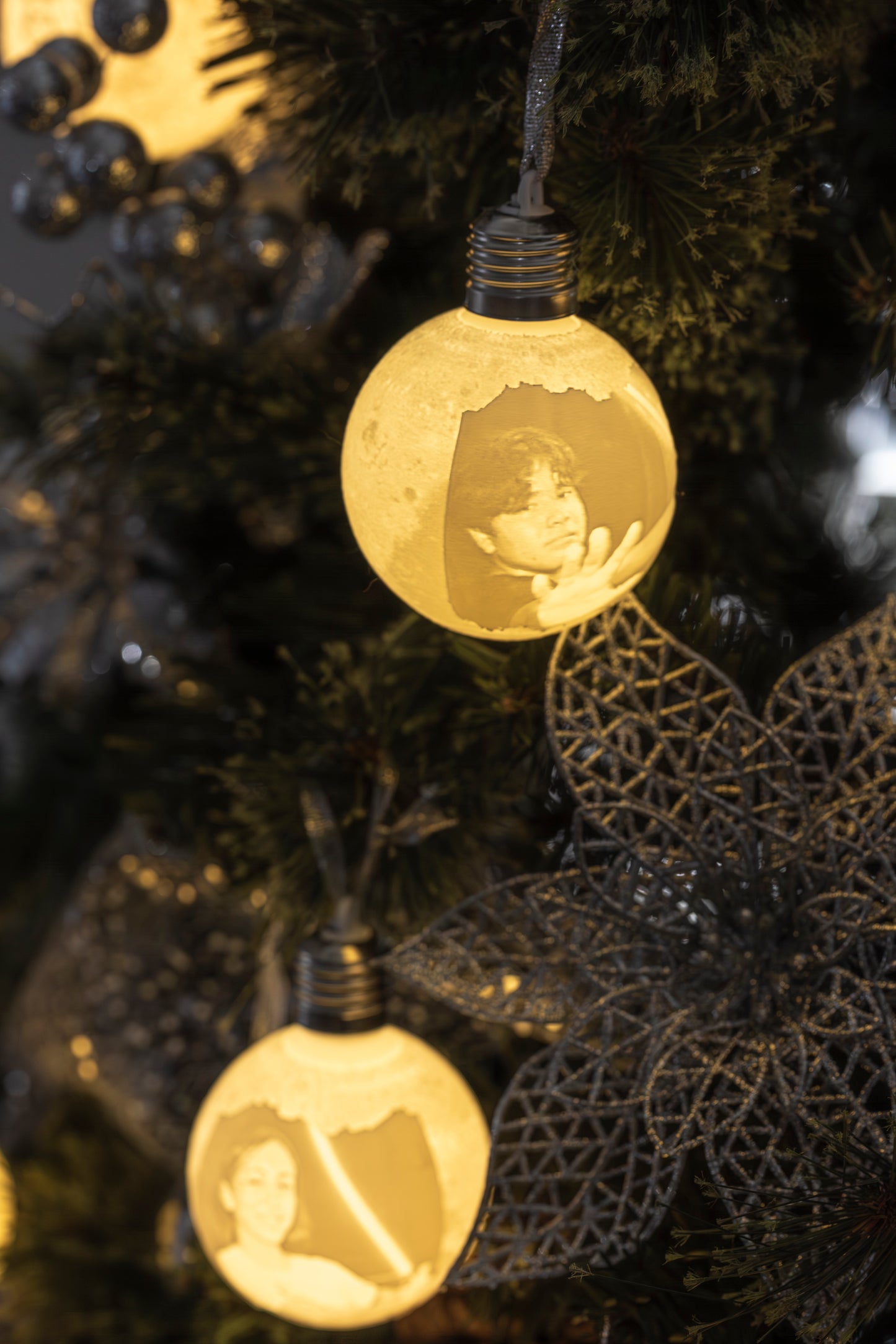 Christmas Ornament Sphere (1 unit)